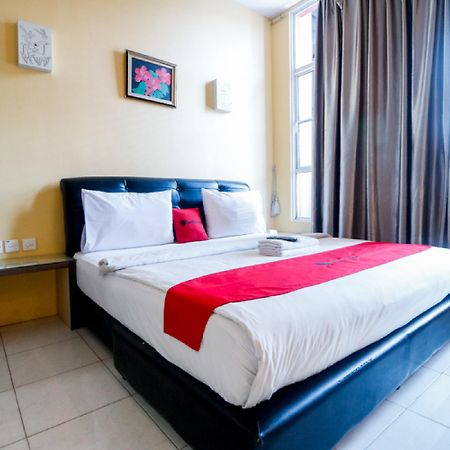 Reddoorz Plus Near Dc Mall Batam Nagoya Buitenkant foto