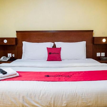 Reddoorz Plus Near Dc Mall Batam Nagoya Buitenkant foto