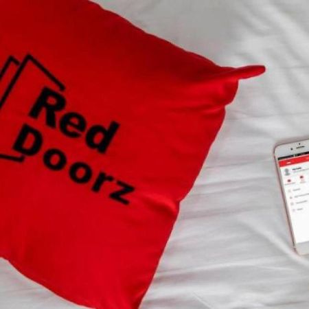 Reddoorz Plus Near Dc Mall Batam Nagoya Buitenkant foto
