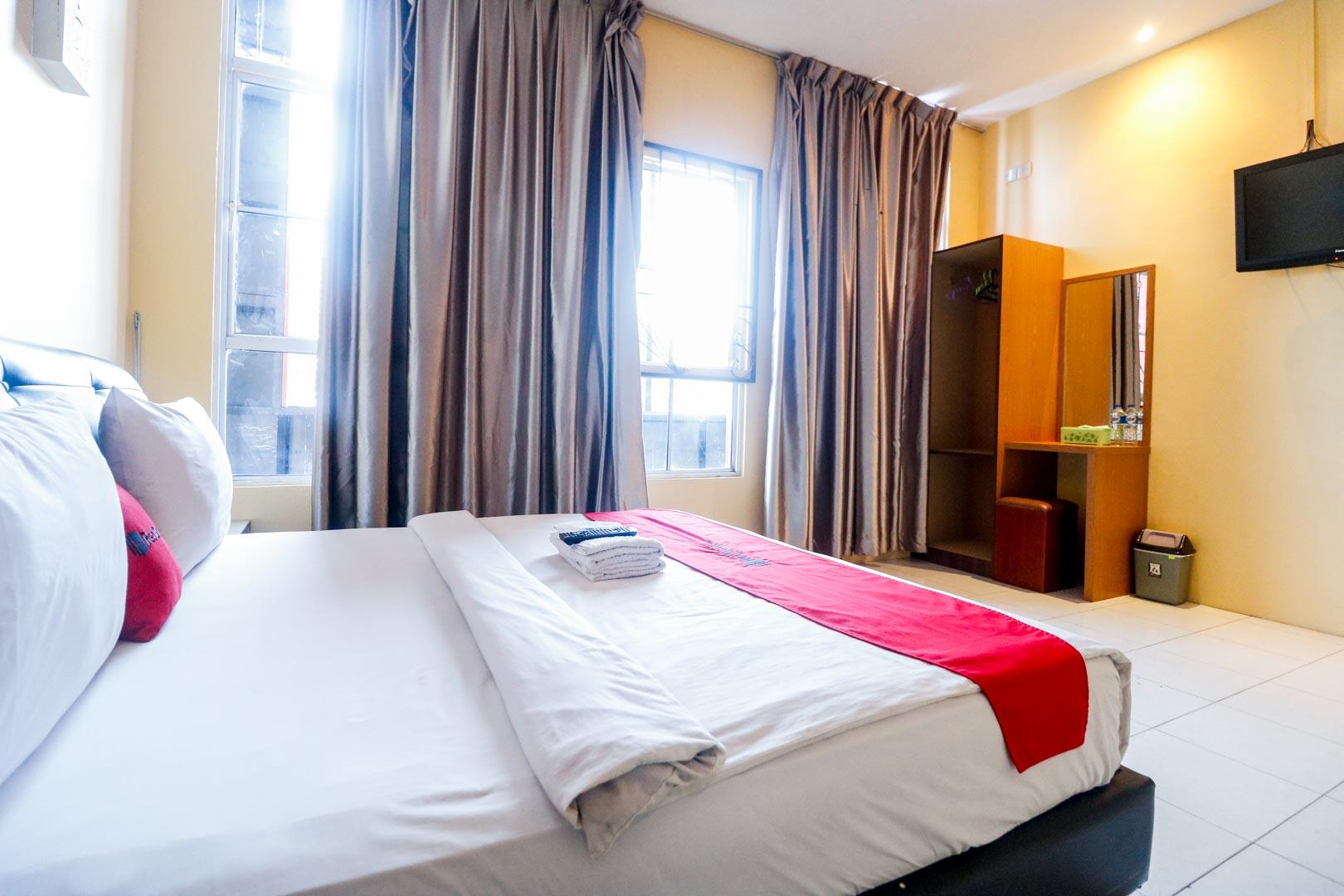 Reddoorz Plus Near Dc Mall Batam Nagoya Buitenkant foto