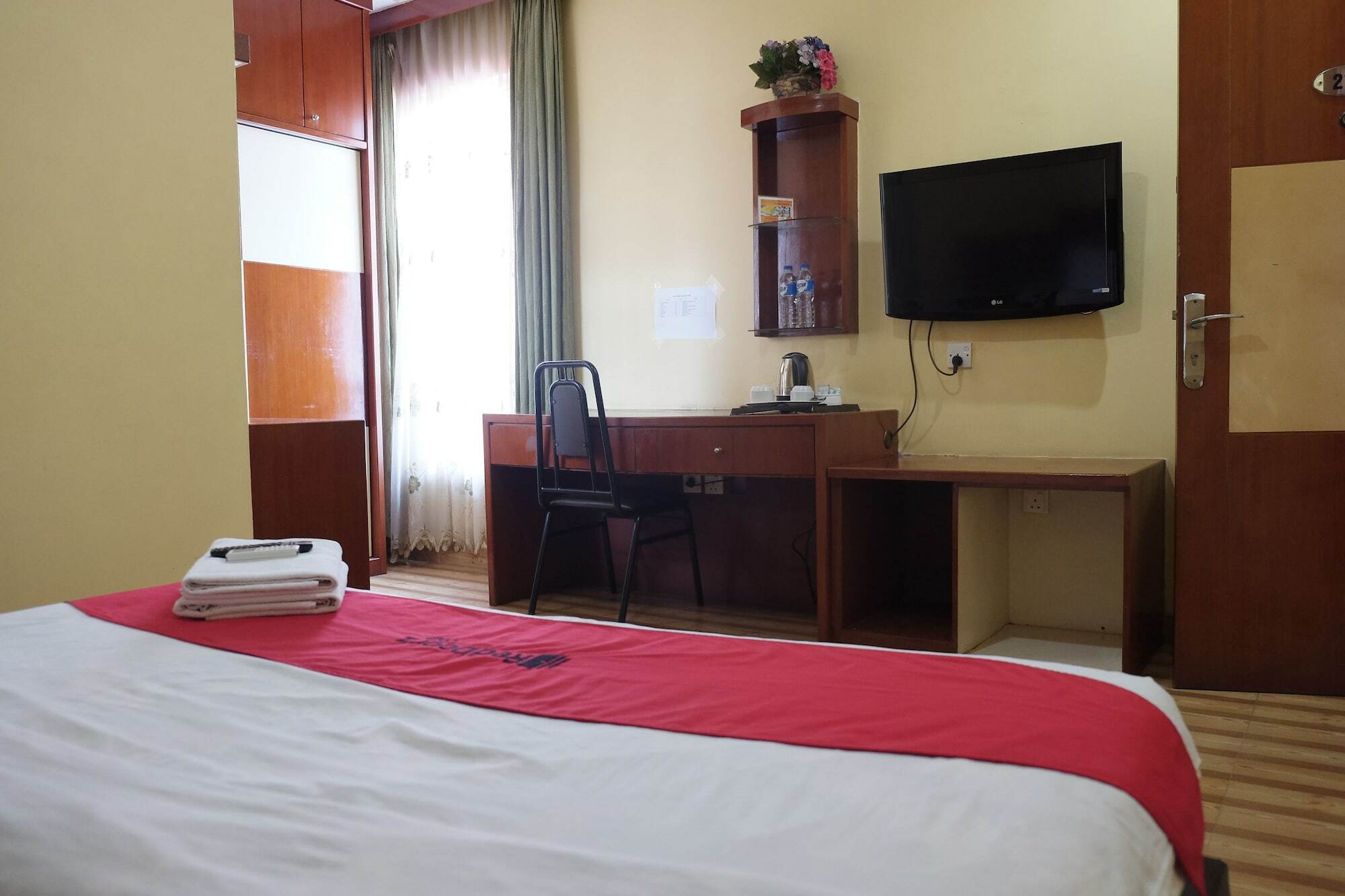 Reddoorz Plus Near Dc Mall Batam Nagoya Buitenkant foto